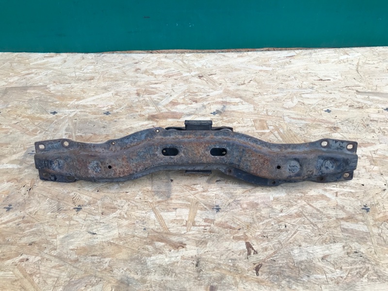 Балка під КПП MITSUBISHI PAJERO SPORT 96-09 MB581860 — 3