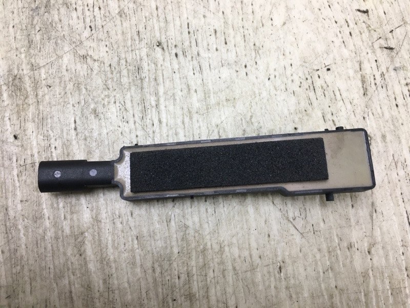 Антена права AUDI A4 15- 8W0 927 754 — 2
