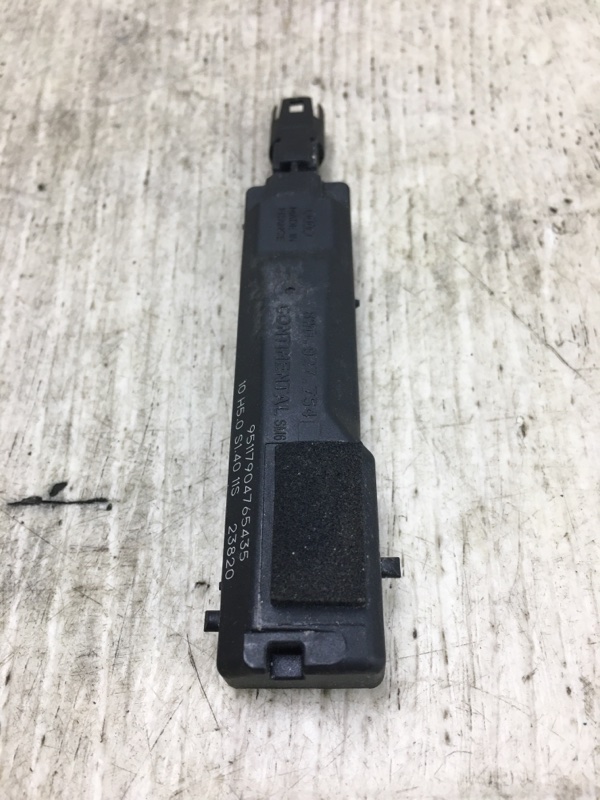 Антена права AUDI A4 15- 8W0 927 754 — 3