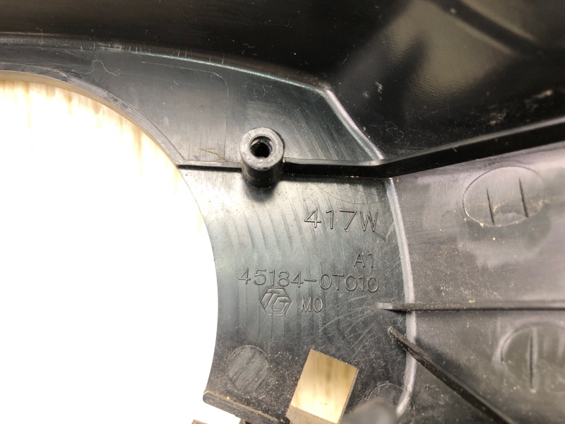 накладка в салоні задня TOYOTA VENZA 09-16 45184-0T010 — 3