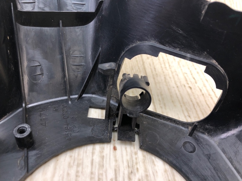 накладка в салоні задня TOYOTA VENZA 09-16 45184-0T010 — 5