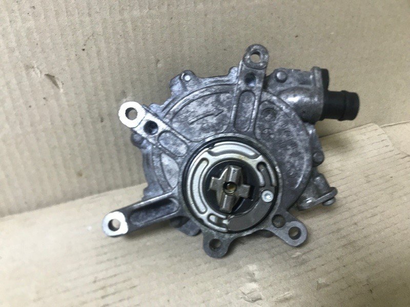Вакуумний насос MERCEDES E-CLASS C207 09-16 A 276 230 00 65
