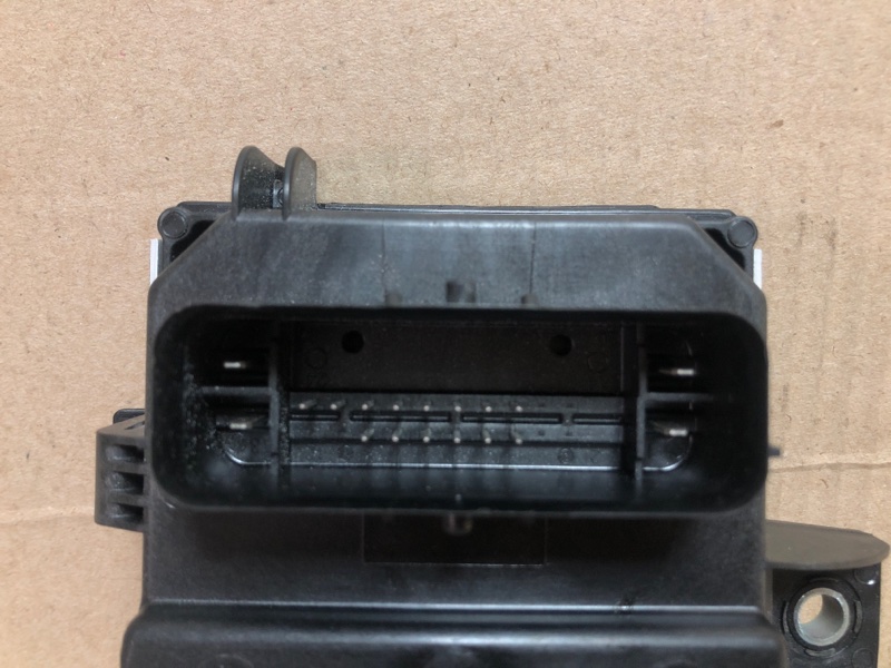 Блок керування паливним насосом CADILLAC SRX 09-16 20867261 — 4