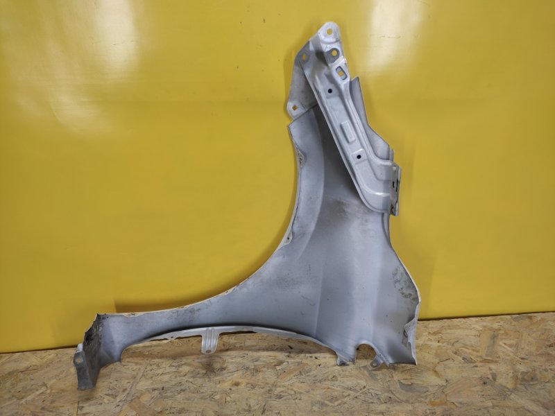 Крило переднє праве TOYOTA COROLLA 12-19 E180 53801-02200 — 4