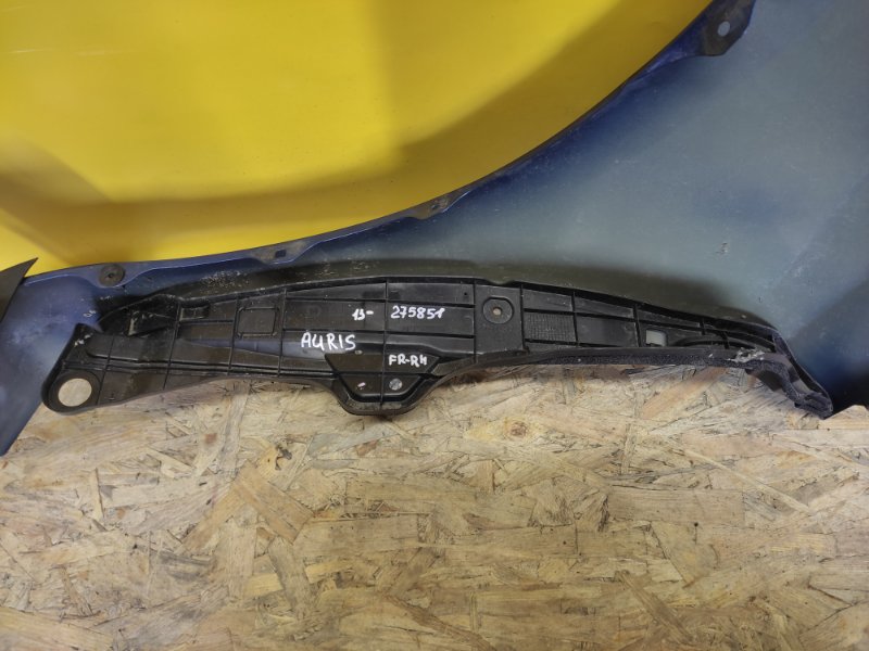 Пильовик крила передній правий TOYOTA AURIS 13-18 53827-02170
