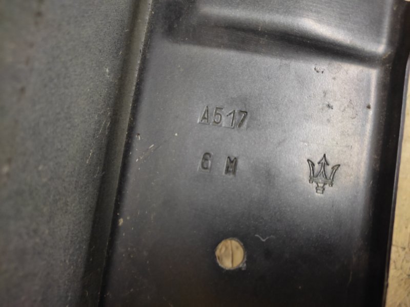Крило переднє праве MASERATI LEVANTE 16-20 673005578 — 3