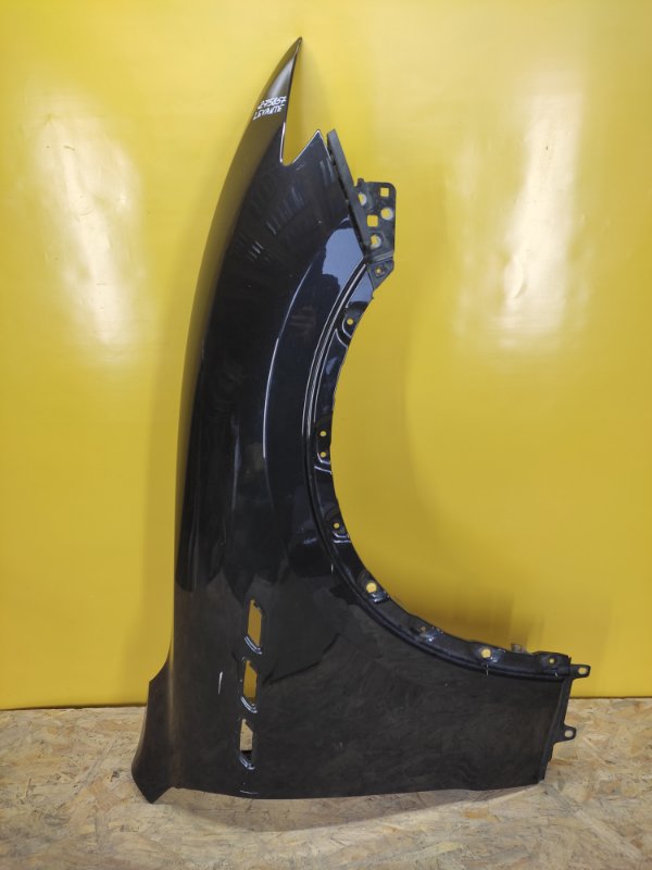 Крило переднє праве MASERATI LEVANTE 16-20 673005578 — 4