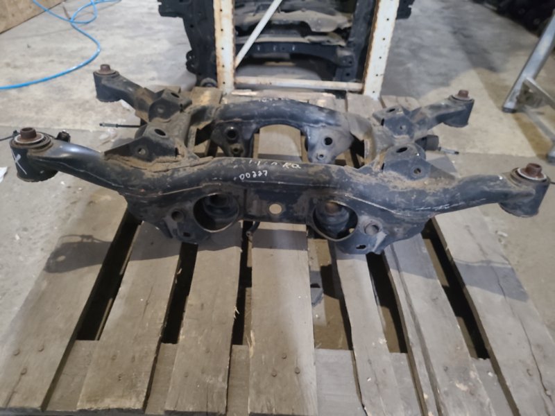 Балка задньої підвіски SUZUKI GRAND VITARA 05-15 46800-65J01 — 3