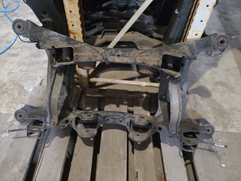Балка задньої підвіски SUZUKI GRAND VITARA 05-15 46800-65J01 — 4