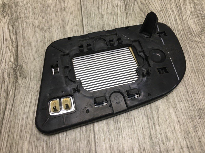 Дзеркальний елемент правий NISSAN MAXIMA A35 08-15 96365-9N83B — 4
