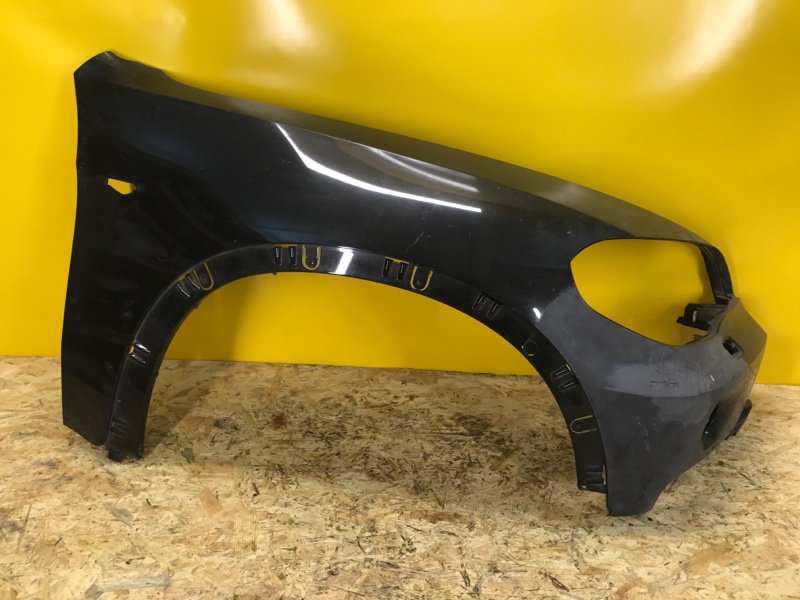 Крило переднє праве BMW X5 (E70) 07-13 51 65 7 178 400