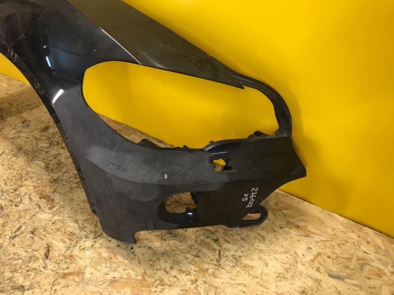 Крило переднє праве BMW X5 (E70) 07-13 51 65 7 178 400 — 2