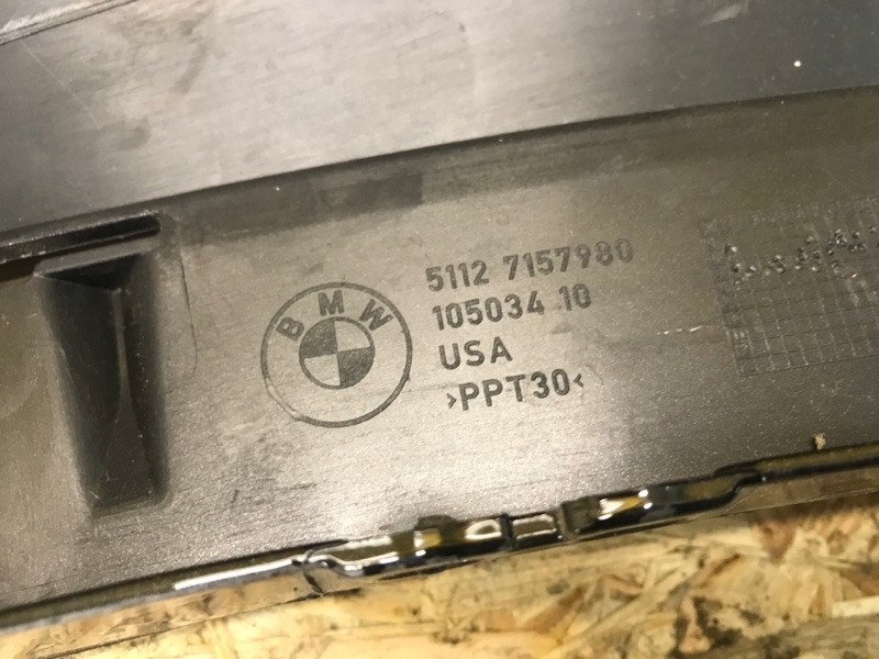 Крило переднє праве BMW X5 (E70) 07-13 51 65 7 178 400 — 5