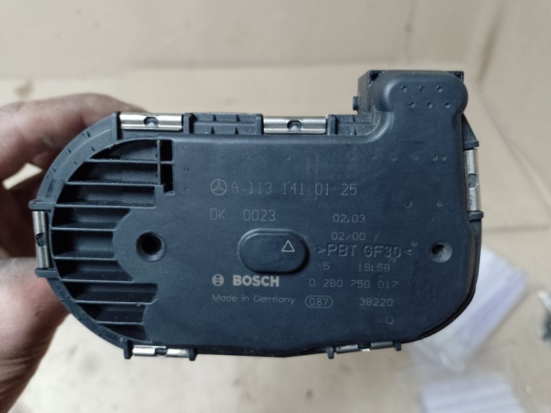Дросельна заслінка MERCEDES M-CLASS W163 97-05 A 113 141 01 25 — 3