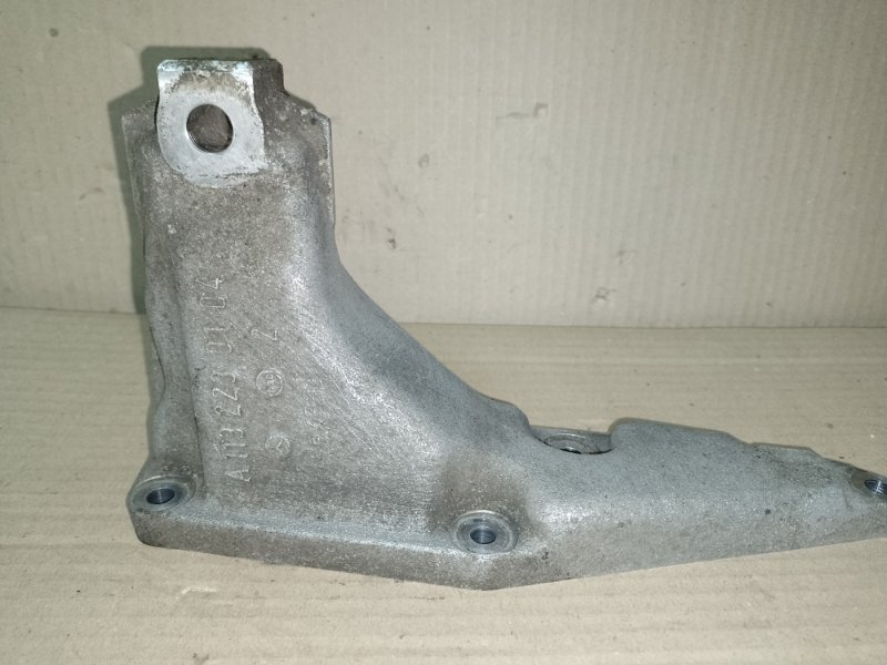 Кронштейн/кріплення двигуна ліве MERCEDES M-CLASS W163 97-05 A 113 223 01 04 — 2