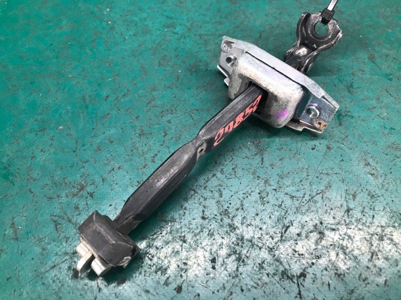 Обмежувач дверей задній лівий TOYOTA CAMRY 40 06-11 6864006030