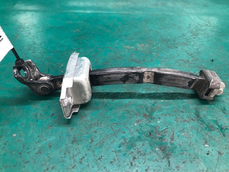Обмежувач дверей задній лівий TOYOTA CAMRY 40 06-11 6864006030 — 3