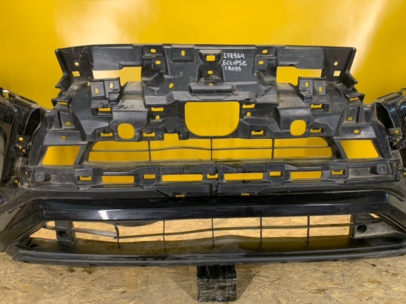 Бампер передній MITSUBISHI ECLIPSE CROSS 17-20 6400J506 — 3