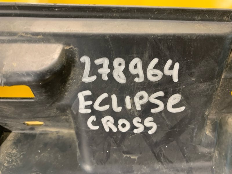 Бампер передній MITSUBISHI ECLIPSE CROSS 17-20 6400J506 — 5
