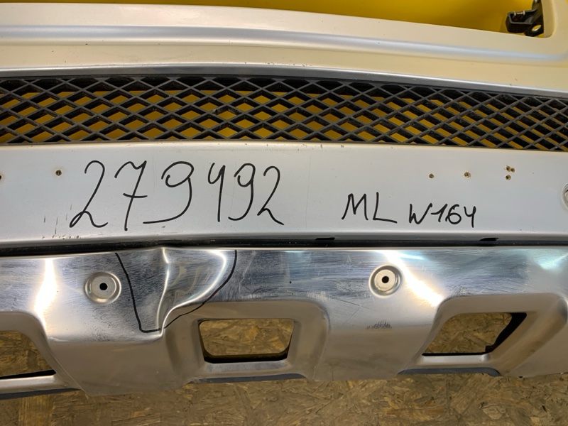 Бампер передній MERCEDES M-CLASS W164 05-11 A 164 885 12 25 — 2