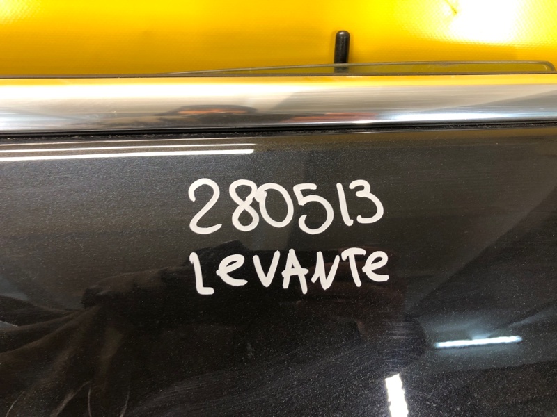 Двері передні ліві MASERATI LEVANTE 16-20 673008288 — 2
