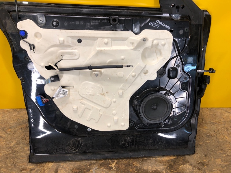 Двері передні ліві MASERATI LEVANTE 16-20 673008288 — 5