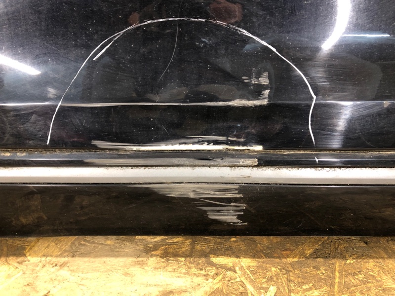 Двері передні ліві AUDI Q8 18–23 4M8 831 051 C — 3