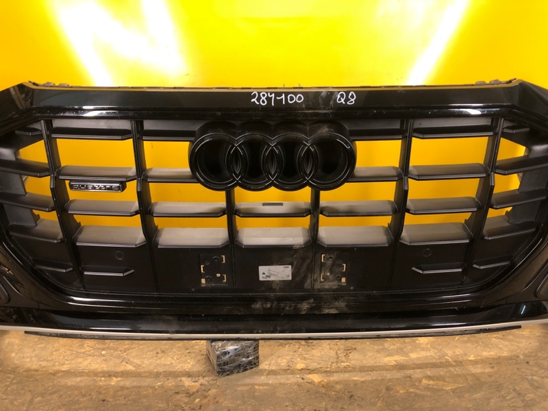 Бампер передній AUDI Q8 18–23 4M8 807 065 — 5