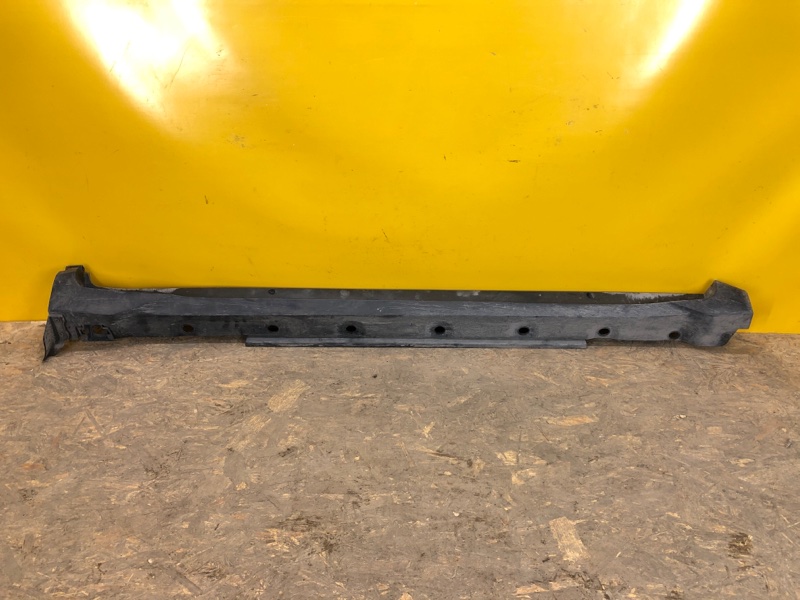 Накладка порогу зовнішня права TOYOTA C-HR 16- 75851-F4010