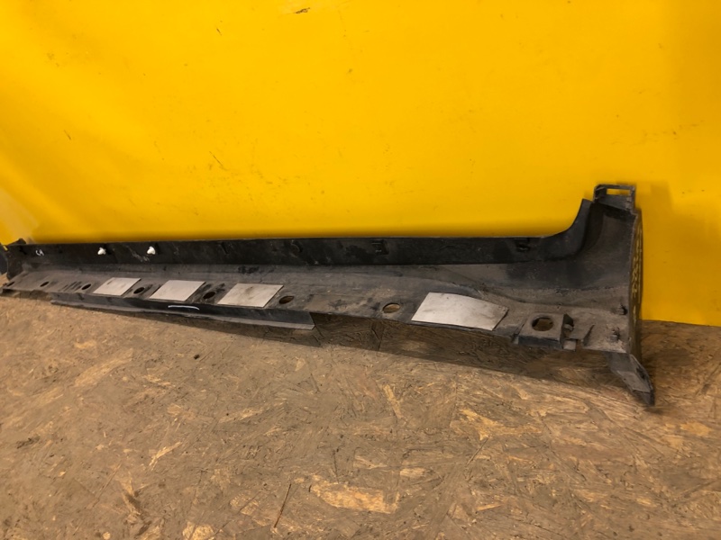 Накладка порогу зовнішня права TOYOTA C-HR 16- 75851-F4010 — 4