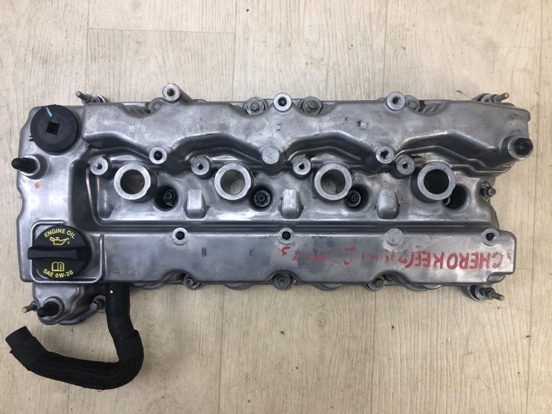 Кришка клапанна JEEP CHEROKEE 14- 5047517AL