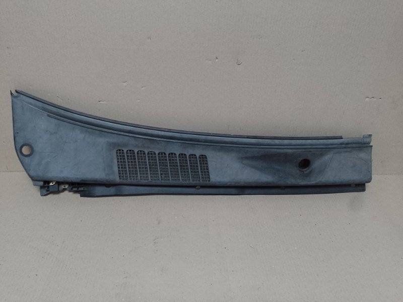 Пластик під лобове скло / Жабо правий NISSAN XTERRA 00-05 66810-9Z001