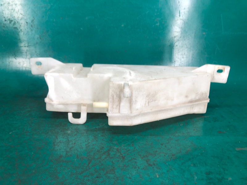 Бачок розширювальний INFINITI M25/M37/M56/Q70/M35H 10-16 21710-1MA0A — 4