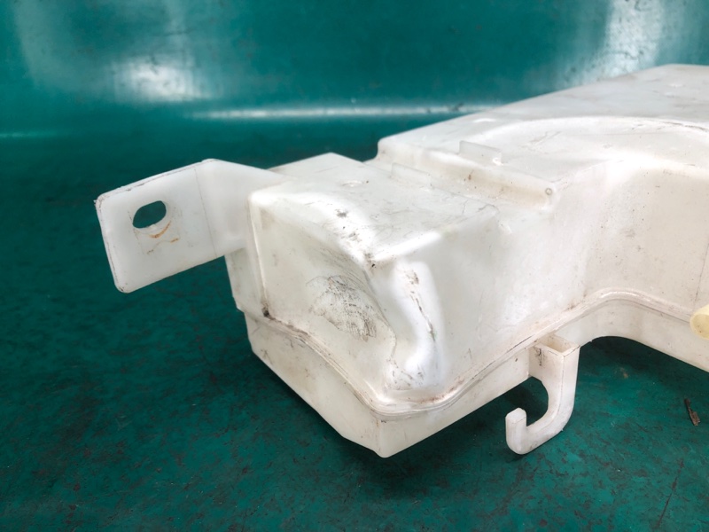 Бачок розширювальний INFINITI M25/M37/M56/Q70/M35H 10-16 21710-1MA0A — 5