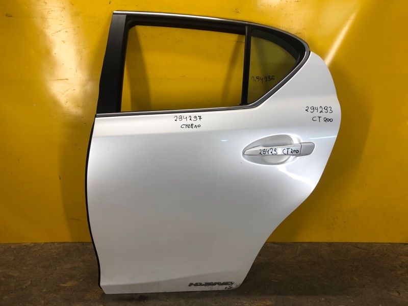 Двері задні ліві LEXUS CT200 17- 6700476030