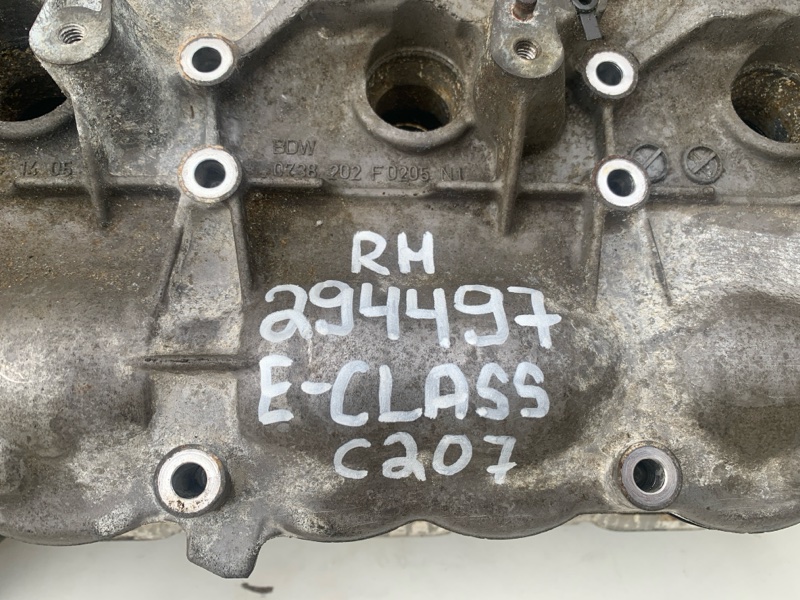 Головка блоку циліндрів права MERCEDES E-CLASS C207 09-16 A 276 010 13 13 — 3