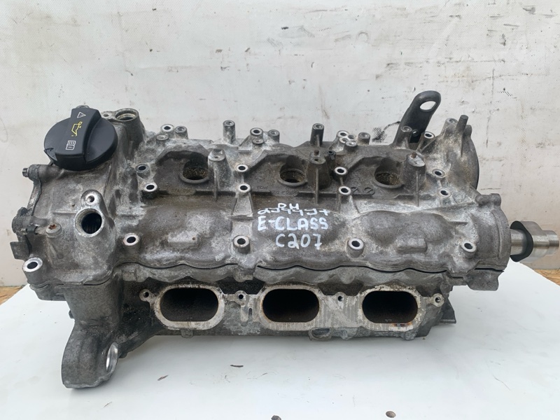 Головка блоку циліндрів права MERCEDES E-CLASS C207 09-16 A 276 010 13 13 — 5