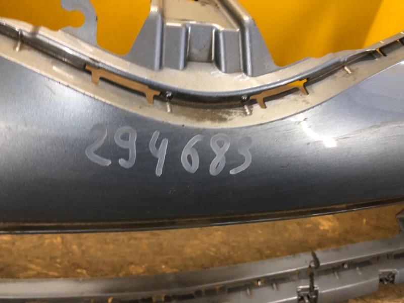 Бампер передній TOYOTA AURIS 13-18 52119-02A20 — 2