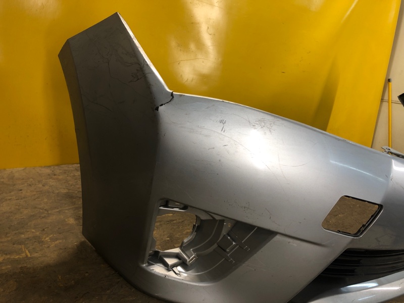 Бампер передній TOYOTA COROLLA 12-19 E180 52119-0Z927 — 3