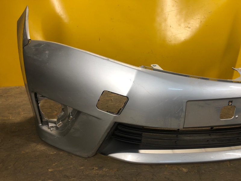 Бампер передній TOYOTA COROLLA 12-19 E180 52119-0Z927 — 4