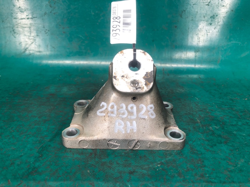 Кронштейн/кріплення двигуна праве LEXUS SC430 01-10 1231150070