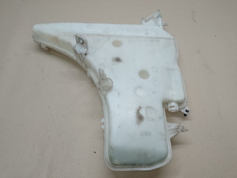 Бачок омивача BMW 3 SERIES (E90-E93) 2005–2014 61 67 7 157 145 — 2