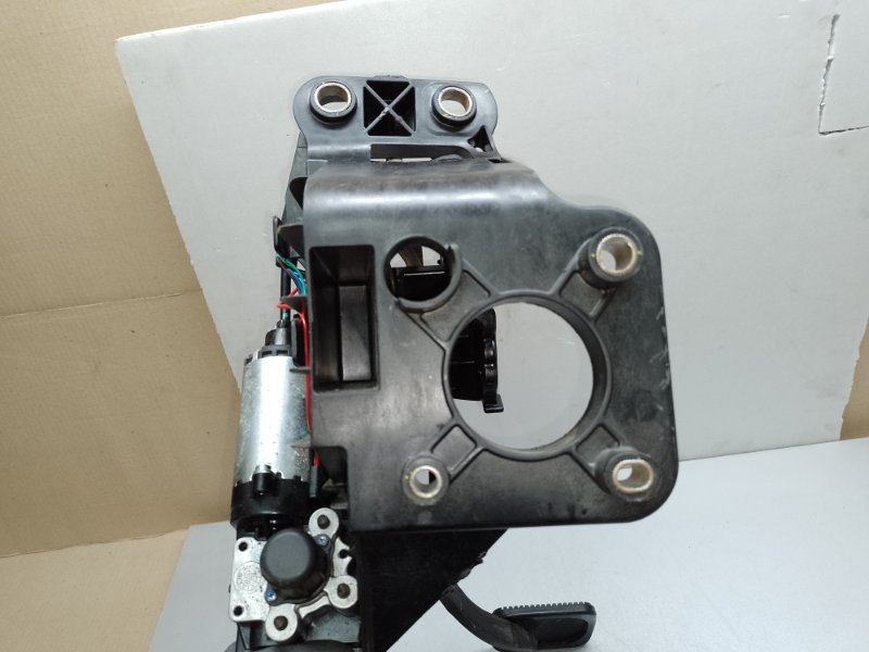 Педаль гальма LINCOLN MKS 08-12 DA5Z-2C434-B — 4