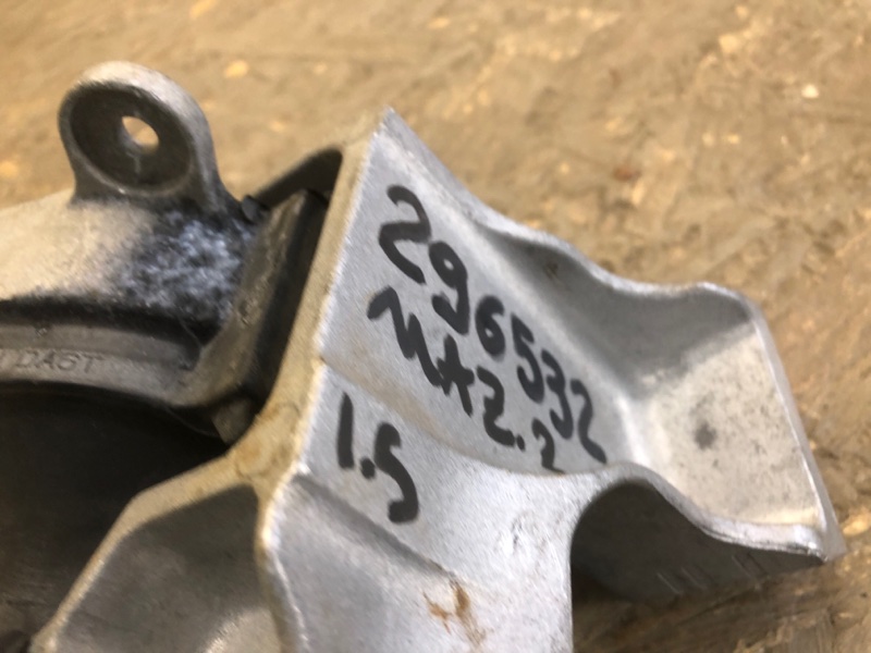 Подушка двигуна MAZDA 2 DJ 14- DA6V-39-060A — 2