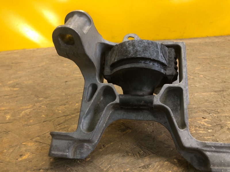 Подушка двигуна MAZDA 2 DJ 14- DA6V-39-060A — 5
