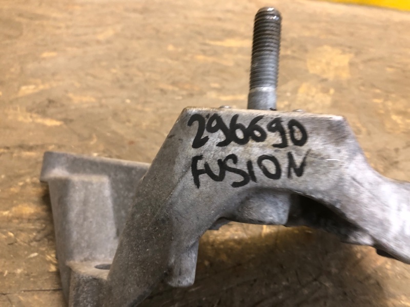Кронштейн/кріплення КПП FORD MONDEO 13-22 1860555 — 2