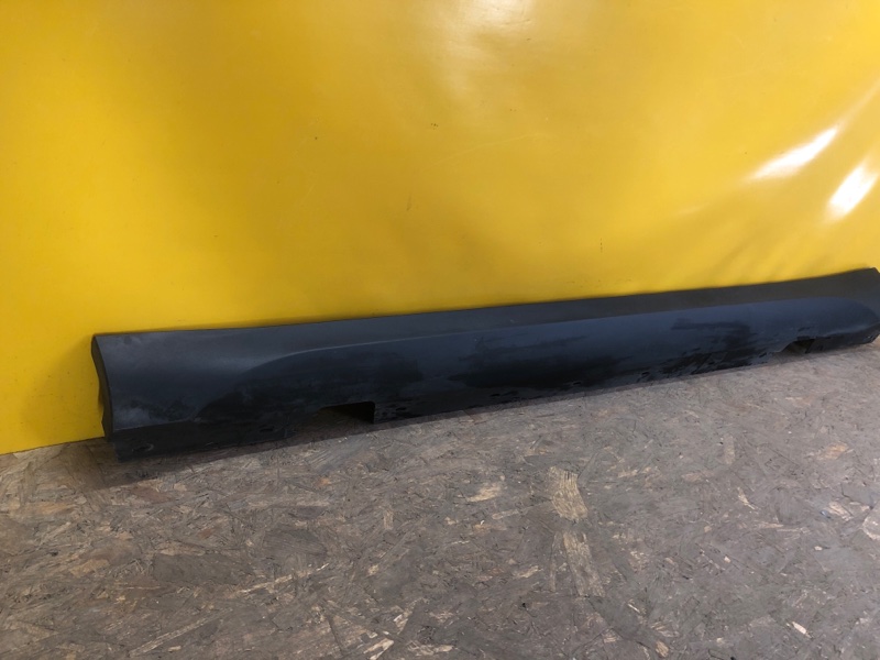 Накладка порогу зовнішня ліва BMW X1 E84 09- 51 77 2 990 169 — 3