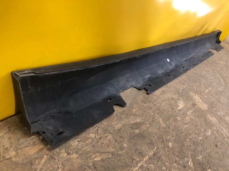 Накладка порогу зовнішня ліва BMW X1 E84 09- 51 77 2 990 169 — 5