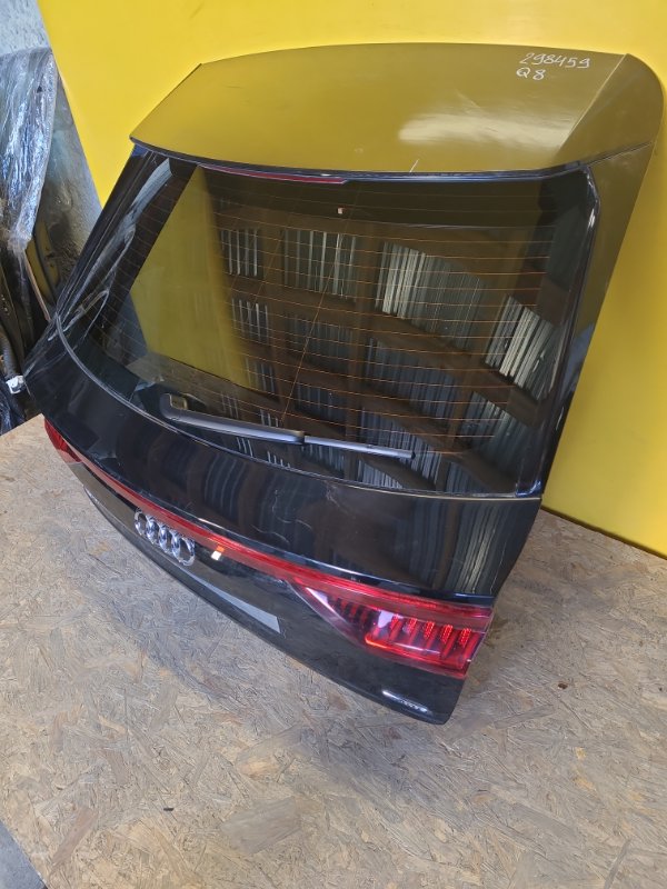 Кришка багажника AUDI Q8 18–23 4M8827025A — 4