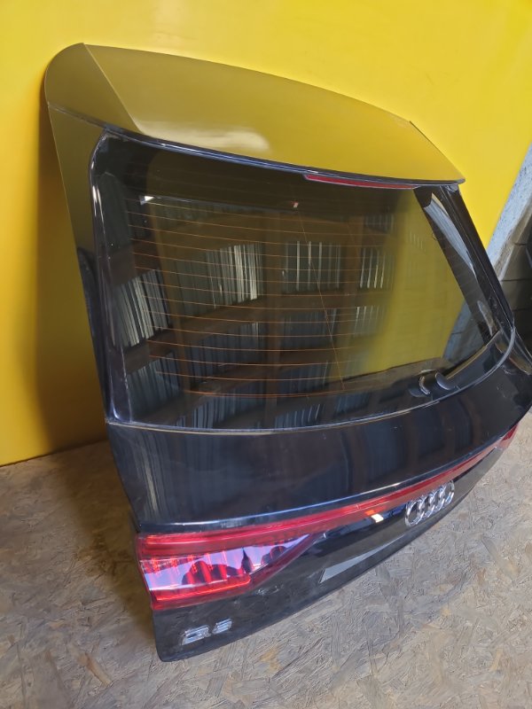Кришка багажника AUDI Q8 18–23 4M8827025A — 5